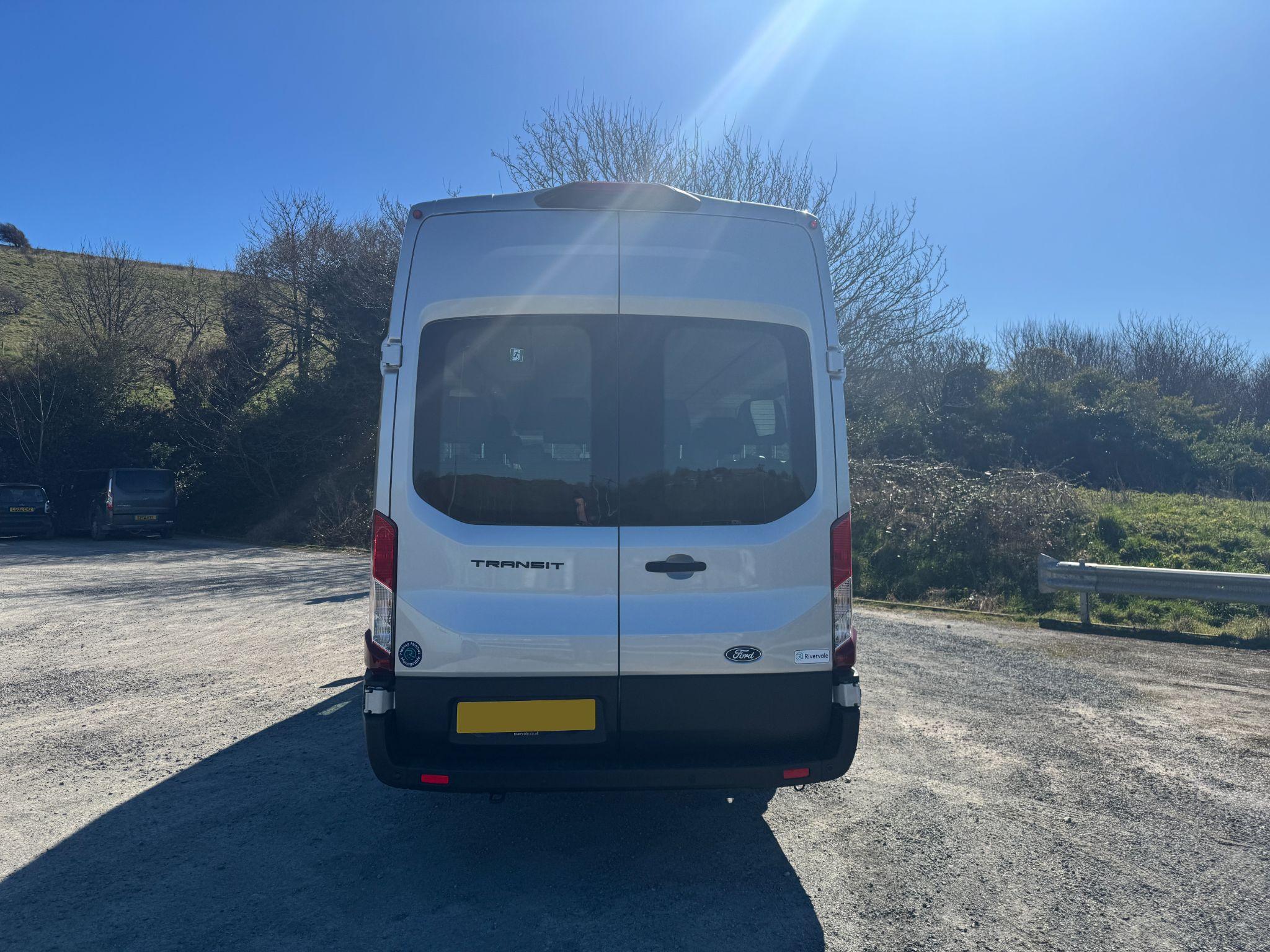 Ford Transit image 3